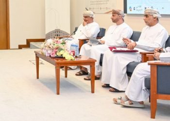 مناقشة مشروع اللائحة التنفيذية لقانون المحاماة والاستشارات القانونية بمسقط