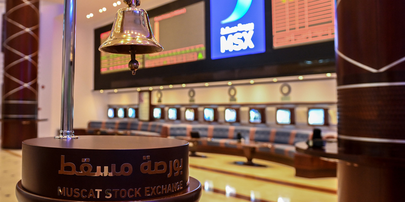 المستثمرون الأفراد ببورصة مسقط يتجهون إلى الشراء مع اقتراب توزيعات الأرباح