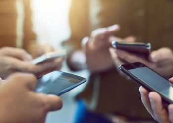 ارتفاع اشتراكات خطوط الهاتف النقال آجلة الدفع بنسبة 33.9 %