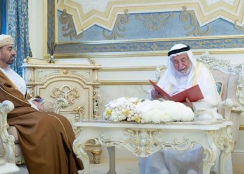 جلالة السُّلطان المعظّم يبعث رسالةً خطيّةً لحاكم إمارة الشارقة