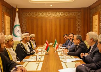 السيد وزير الخارجية يتبادل وجهات النظر حول التطورات الإقليمية والدولية مع وزيري خارجية أوزبكستان وإيران