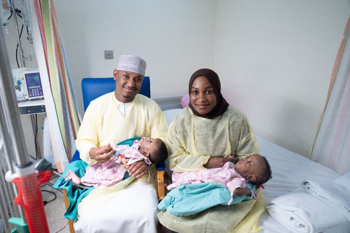 إنجاز طبي وطني غير مسبوق.. نجاح أول عملية فصل لتوأم سيامي في سلطنة عمان