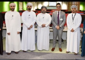 تتويج مركز اتصالات بنك مسقط بجائزة الأفضل على مستوى الشرق الأوسط 
