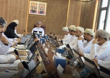 بلدي جنوب الشرقية يناقش المشروعات التنموية والمبادرات البيئية بالمحافظة