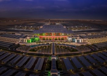 مطارا مسقط وصلالة يتوّجان بجوائز جودة خدمة المطارات
