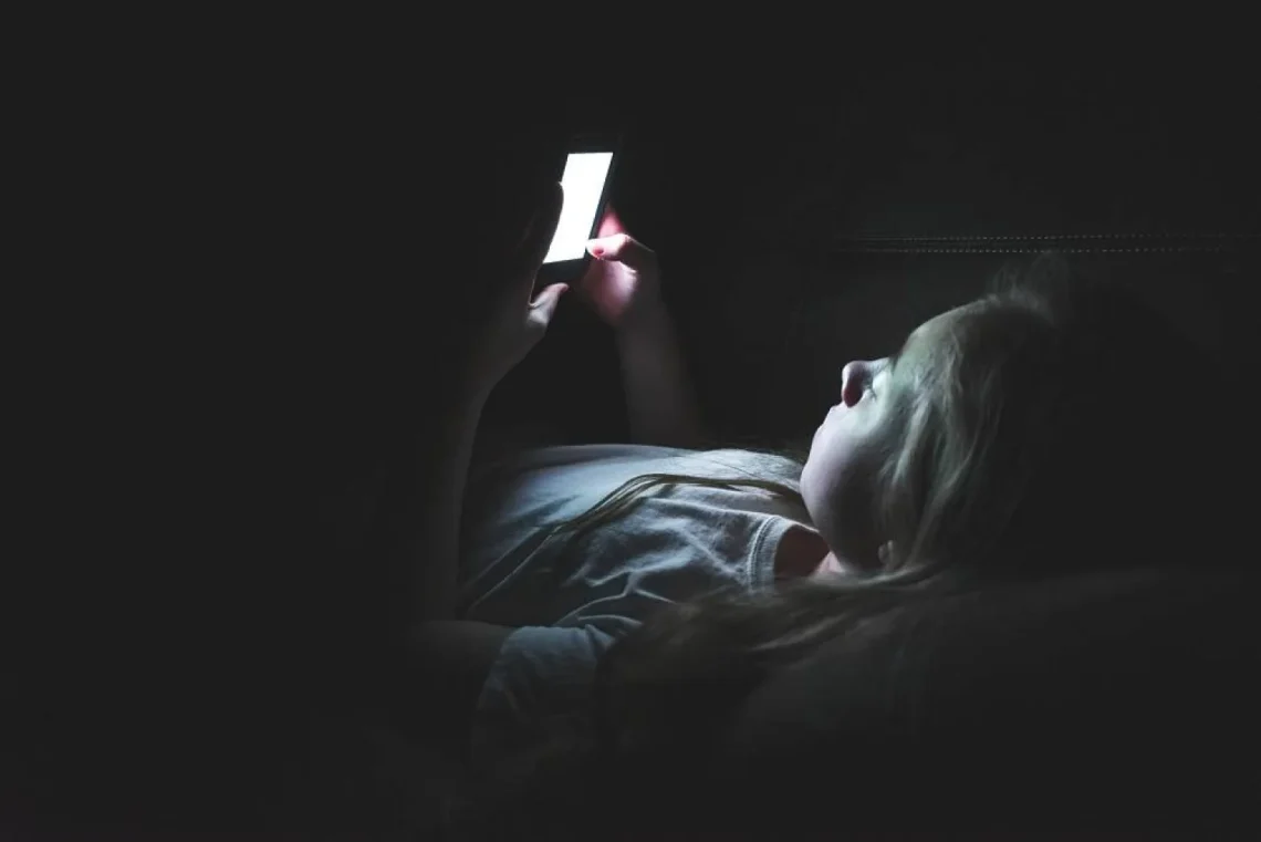 مع تزايد تعرضنا للشاشات… كيف نحمي عيوننا من الإجهاد الرقمي؟