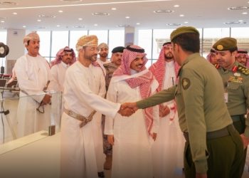 وزير الخارجية ونظيره السعودي يزوران منفذ الربع الخالي
