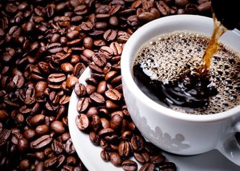 بديلاً للقهوة.. إليك أفضل الأطعمة التي تمدّك بالطاقة لفترات طويلة