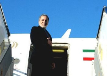 وزير الخارجية الإيراني يغادر إلى سلطنة عُمان