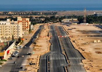 بتكلفة 17.6 مليون ريال.. إنجاز نسب متقدمة لتنفيذ 3 مشروعات للطرق بصلالة