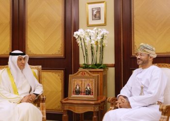 وزير الخارجية يستقبل السفير الكويتي