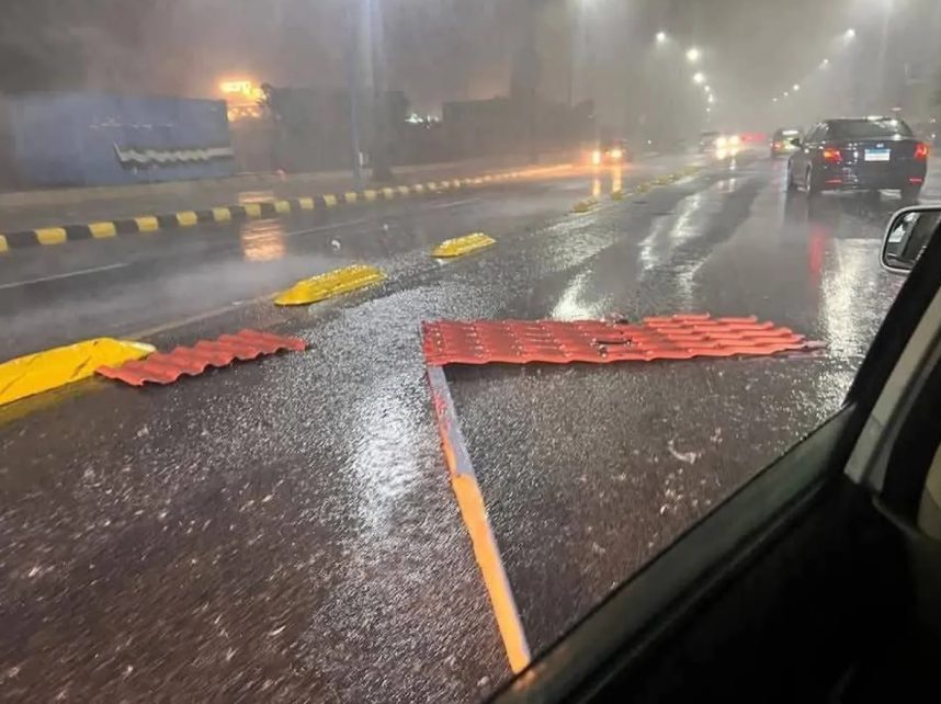 بالصور والفيديو.. عاصفة غير مسبوقة تضرب محافظة الإسكندرية في مصر