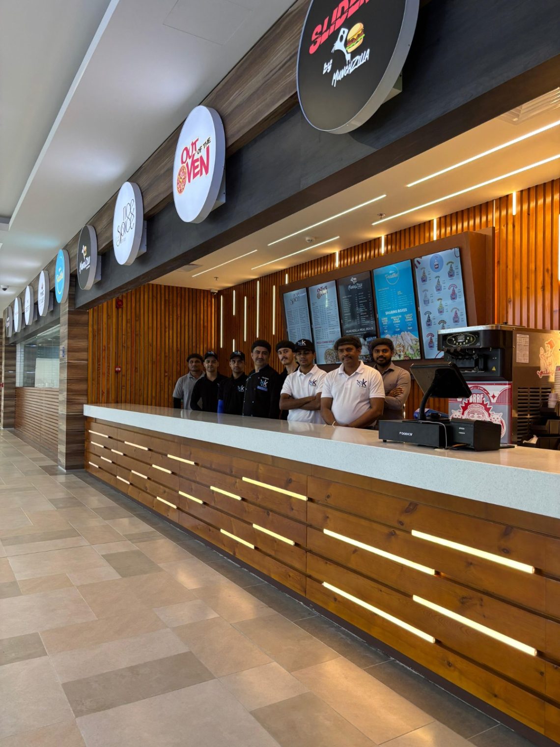 انطلاقة جديدة لـ “آي أو كيتشنز” منفذ مبتكر يجمع أشهر العلامات التجارية في العامرات