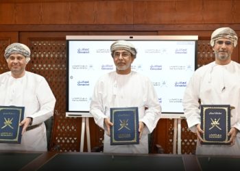‏جهاز الضرائب وعُمانتل يوقّعان على اتفاقية لتطبيق نظام الفوترة الإلكترونية