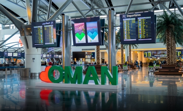 “مطارات عُمان” تحقق نموًّا بنسبة 9 % في عدد المسافرين خلال أبريل الماضي