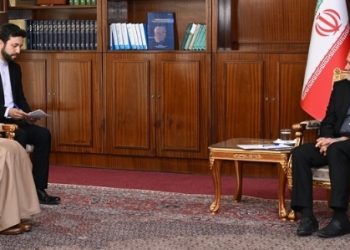 الرئيس الإيراني يستقبل وزير الخارجية