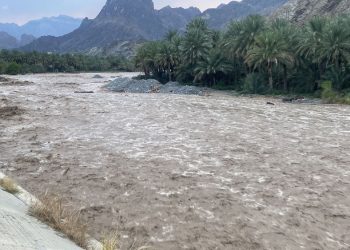أمطار متفاوتة الغزارة على ولايات جنوب الباطنة تؤدي إلى جريان عدد من الأودية