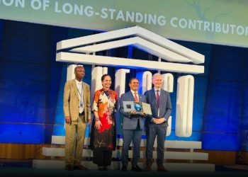 تكريم سلطنة عُمان نظير جهودها الفاعلة بالبرنامج الهيدرولوجي الحكومي الدولي “IHP” بباريس