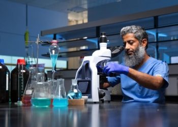 جامعة نزوى تتصدر قائمة المؤسسات البحثية في سلطنة عمان ضمن مؤشر Nature Index لعام 2024