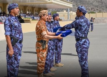 شرطة عُمان السلطانية تحتفل بتخريج دورات المهارات للضباط ودفعة من الشرطة المستجدين
