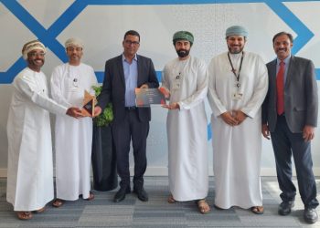 بنك مسقط يفوز بالجائزة البلاتينية من مؤسسة عالمية لتميّزه في تقديم الخدمات المصرفية عبر الهاتف النقّال