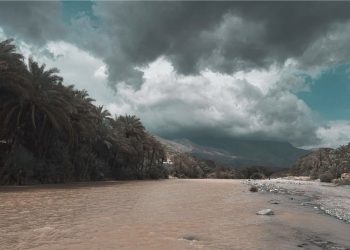 أمطار متوسطة إلى غزيرة على الرستاق والعوابي