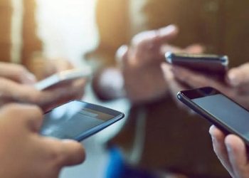 ارتفاعُ اشتراكات خطوط الهاتف النقّال آجلة الدفع إلى 1.2 مليون اشتراكا