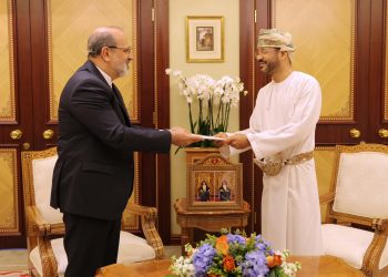  وزير الخارجية يتسلم رسالتين من نظيره الإيراني