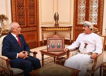 وزير المكتب السلطاني يودع السفير التونسي
