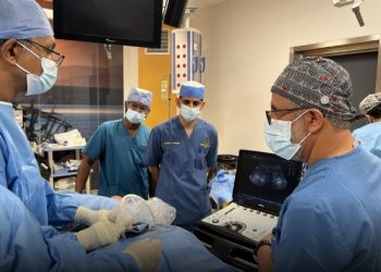 “المدينةُ الطبيّة” تنجح في إجراء عملية تثبيت للفقرات تحت التخدير المناطقي الواعي