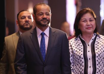 السيد وزير الخارجية يؤكد أهمية تعزيز العلاقات العمانية الفلبينية