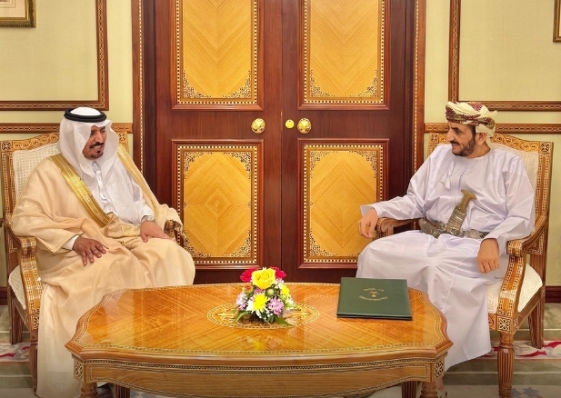 وزير الخارجية يتلقى رسالةً خطيّةً من نظيره السعودي