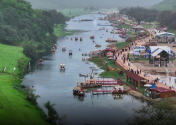 أعداد زوار خريف ظفار 2025 يتخطى الـ 800 ألف زائر