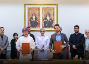 توقيع عقد استثماري لمشروع تصنيع البطاريات الجافة بالبريمي