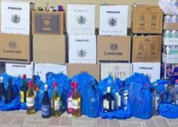 مداهمة منازل للعمالة الوافدة في مسقط.. وهذه هي المضبوطات