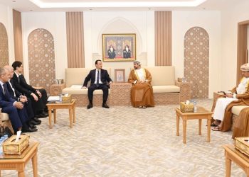 سلطنة عُمان وأوزبكستان تبحثان تعزيز التعاون الاستثماري والصناعي والتجاري