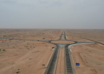 افتتاح الحركة المرورية في مشروع ازدواجية طريق مطار الدقم – رأس مركز