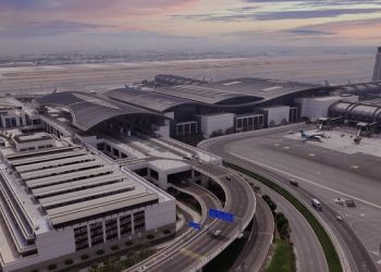 6.9 مليون مسافر عبر مطارات سلطنة عمان في النصف الأول 2025