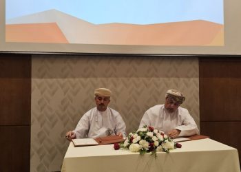 بقيمة 11 مليون ريال.. توقيع خمس اتفاقيات استثمارية بمحافظة الداخلية