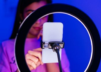 هكذا ستغيّر مواقع التواصل الاجتماعي ملامح “المشاهير” في 2050