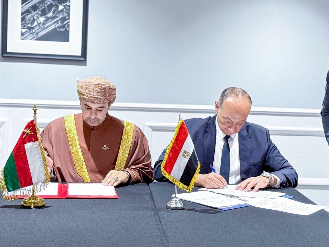 سلطنة عُمان توقّع 3 اتفاقيات ومذكرة تفاهم في مجال النقل الجوي لتعزيز التعاون الدولي والطيران المدني