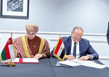 سلطنة عُمان توقّع 3 اتفاقيات ومذكرة تفاهم في مجال النقل الجوي لتعزيز التعاون الدولي والطيران المدني