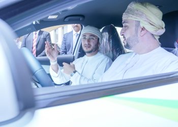 بالصور.. “نماء لتوزيع الكهرباء” تُطلق أولى مركباتها الكهربائية