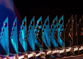 الخميس القادم.. إعلان الفائزين بجائزة الشارقة للاتصال الحكومي 2025 متضمّنةً 74 مرشحاً  