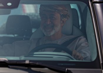 بالصور.. جلالة السلطان يقوم بزيارةٍ تفقدية كريمة لعددٍ من ولايات ‎ظفار والوسطى