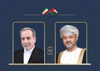السيد وزير الخارجية يبحث مع نظيره الإيراني مستجدات الأوضاع الإقليمية