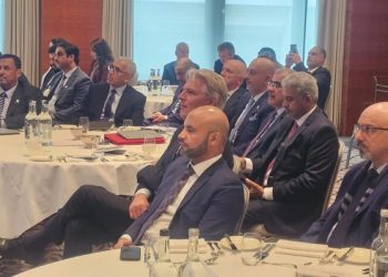 وفد عماني يستعرض بلندن فرص الاستثمار الواعدة بالسلطنة