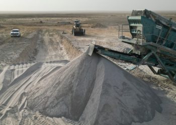 بدء الإنتاج في مشروع رمال السيليكا بولاية محوت