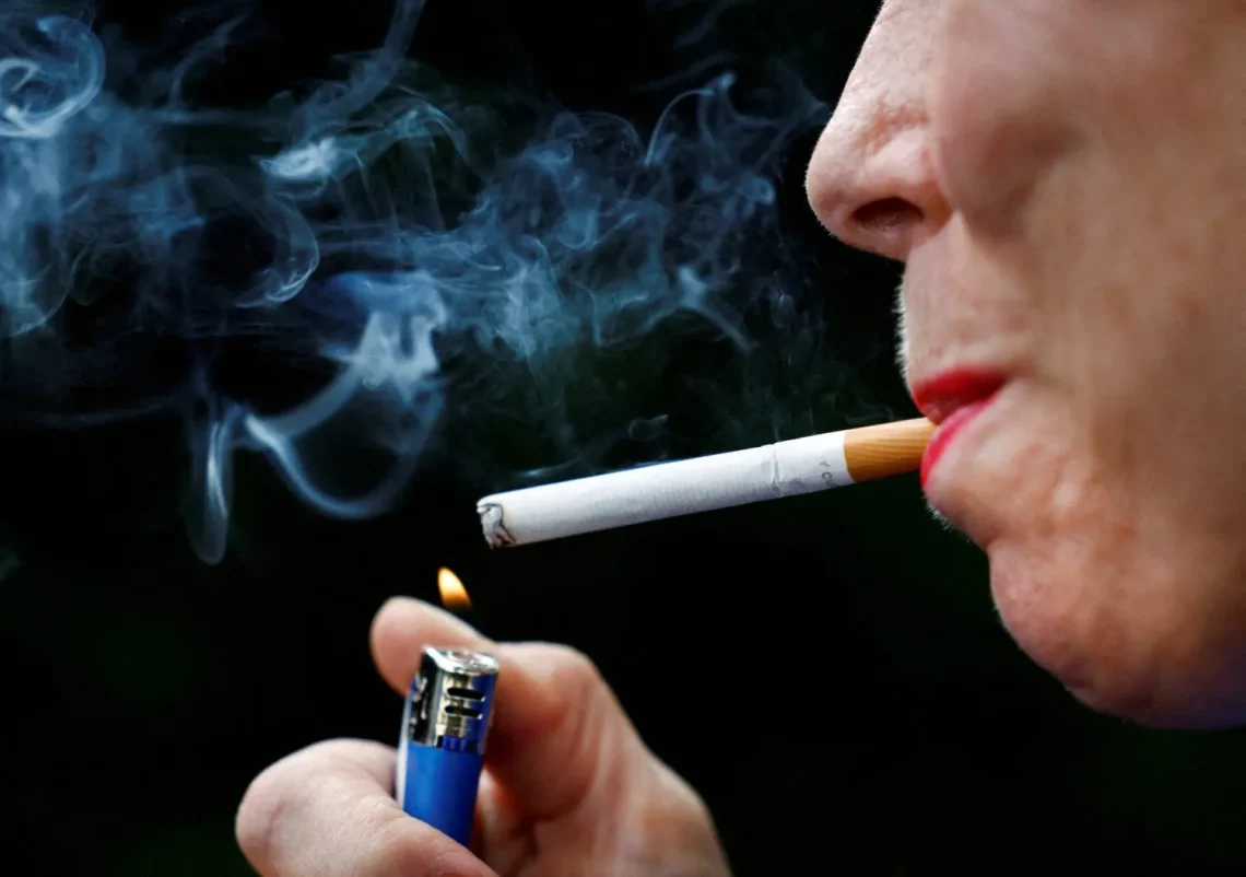 الإقلاع عن التدخين في منتصف العمر يقلل خطر إصابتك بالخرف