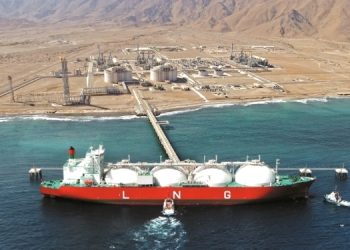 الطاقة المتجددة تسجل 2.4 تيراواط للساعة في سلطنة عُمان عام 2024
